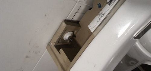 분당구 하수구막힘 원룸 변기 배수 상태를 점검하는 모습
